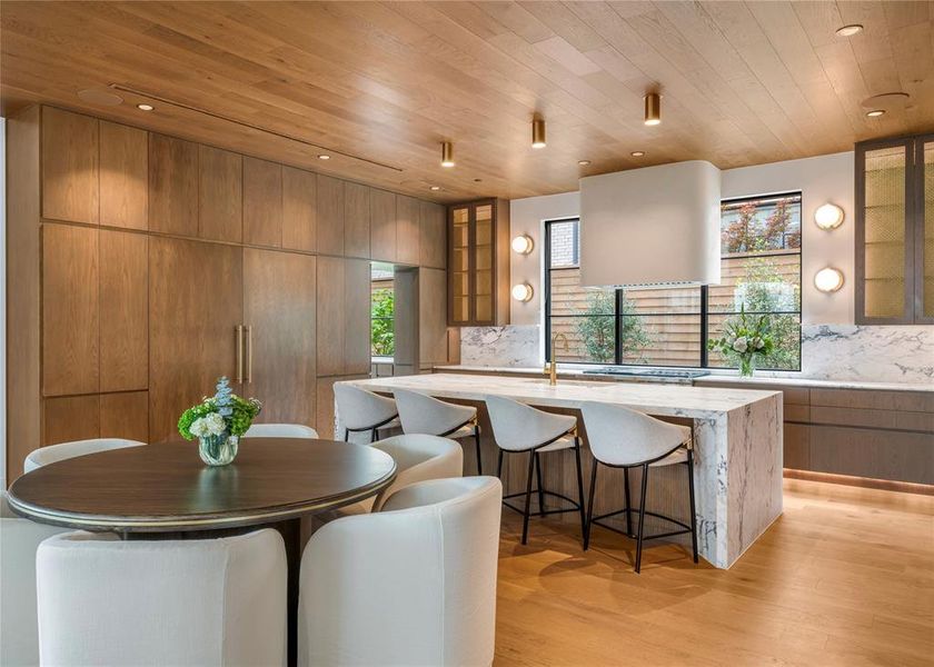 Community amenities in , University Park (Image 30).