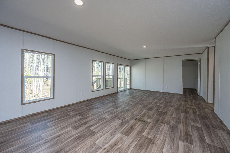 Spacious, unfurnished interior of a new home in , Summerville (Image 41).