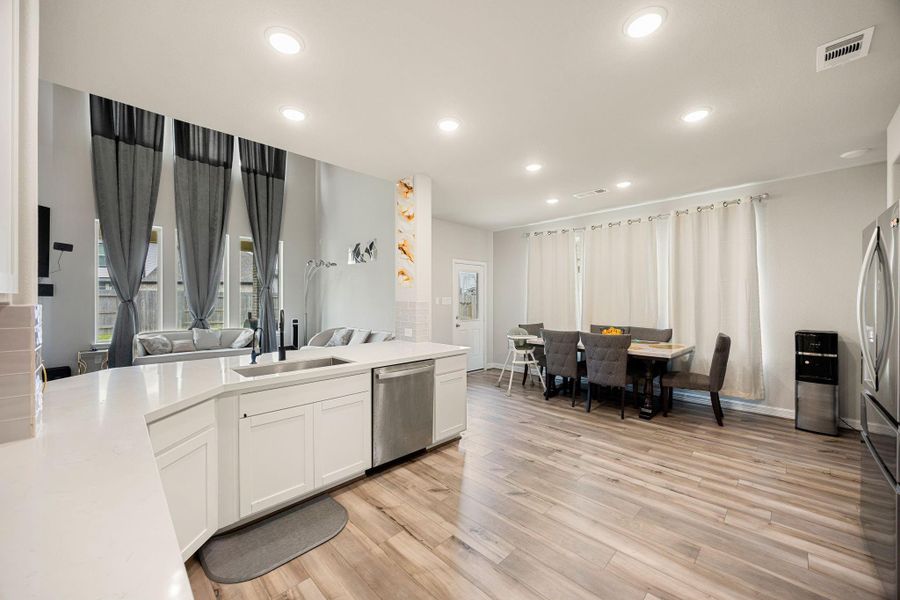 Furnished interior view inside a new home in Sunterra 60ft, Katy (Image 10).