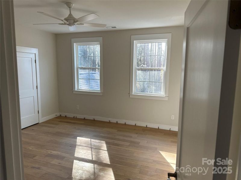Spacious, unfurnished interior of a new home in , Salisbury (Image 16).