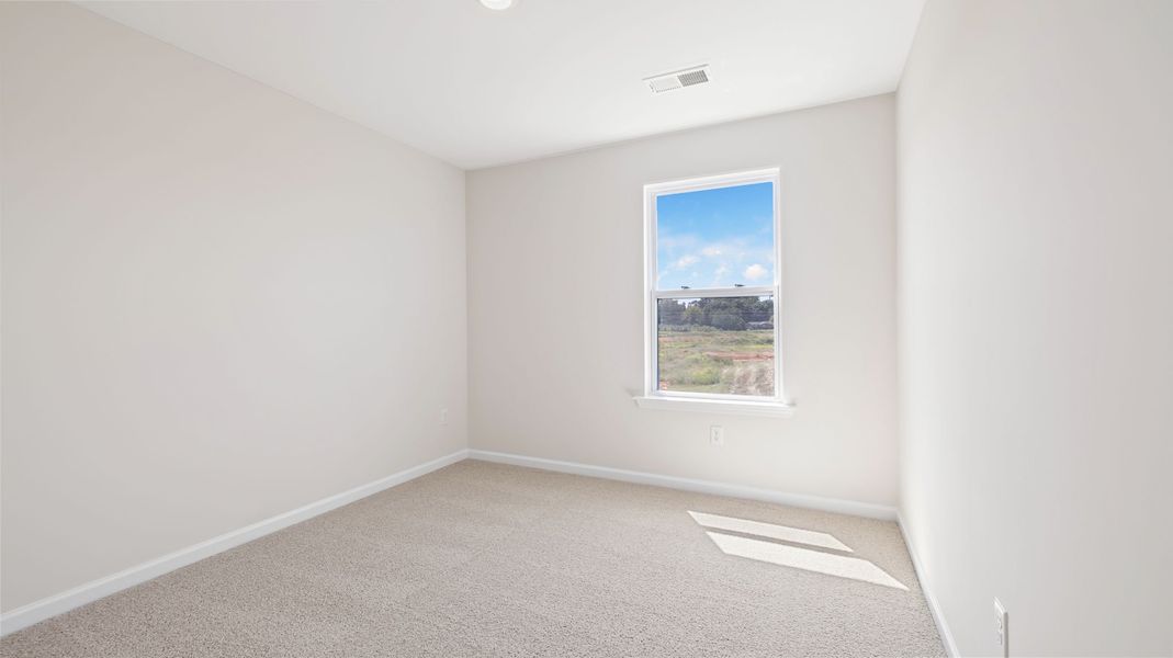 Spacious, unfurnished interior of a new home in Woodglen, Piedmont (Image 19).