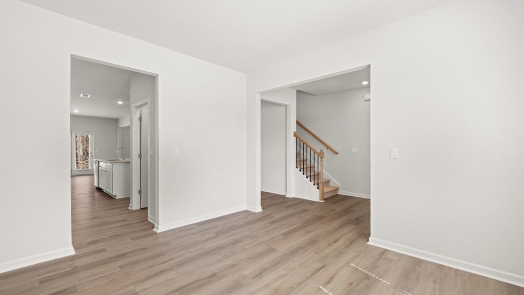 Spacious, unfurnished interior of a new home in South Wind, Union City (Image 15).