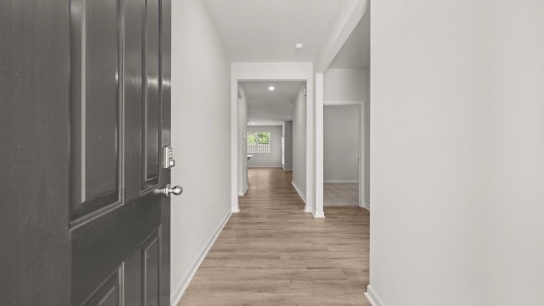 Spacious, unfurnished interior of a new home in Oaks at Cedar Grove, Fairburn (Image 11).