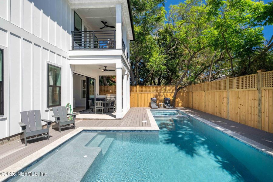 Exterior details and patio area of a home in , Jacksonville Beach (Image 4).