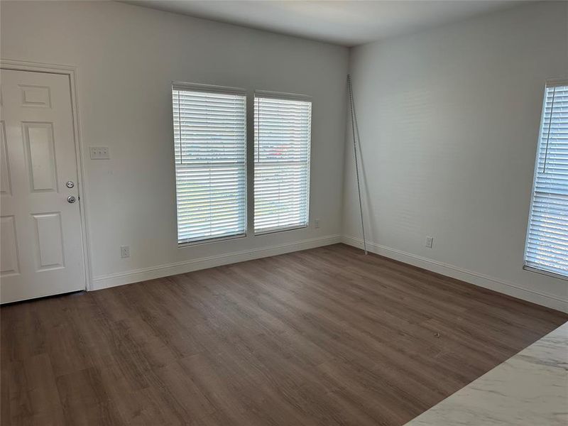 Spacious, unfurnished interior of a new home in , Itasca (Image 7).