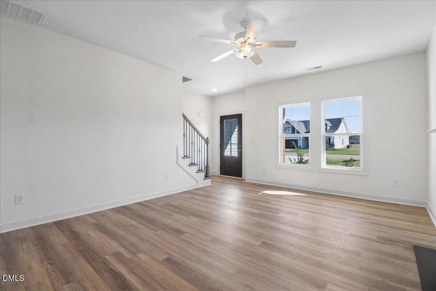 09-101 Hudson Vlg Dr-9