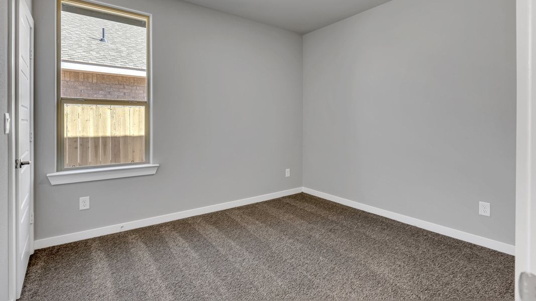 Spacious, unfurnished interior of a new home in Northwest Passage, Midland (Image 18). Spacious, unfurnished interior of a new home in Northwest Passage, Midland (Image 18).