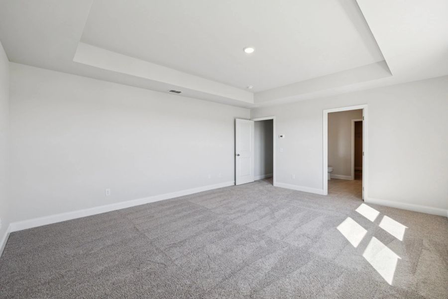 Spacious, unfurnished interior of a new home in Cades Bluff, Lebanon (Image 36).