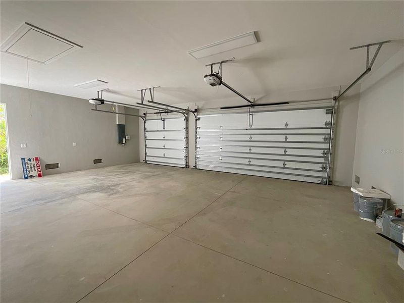 Spacious, unfurnished interior of a new home in , Port Charlotte (Image 48).