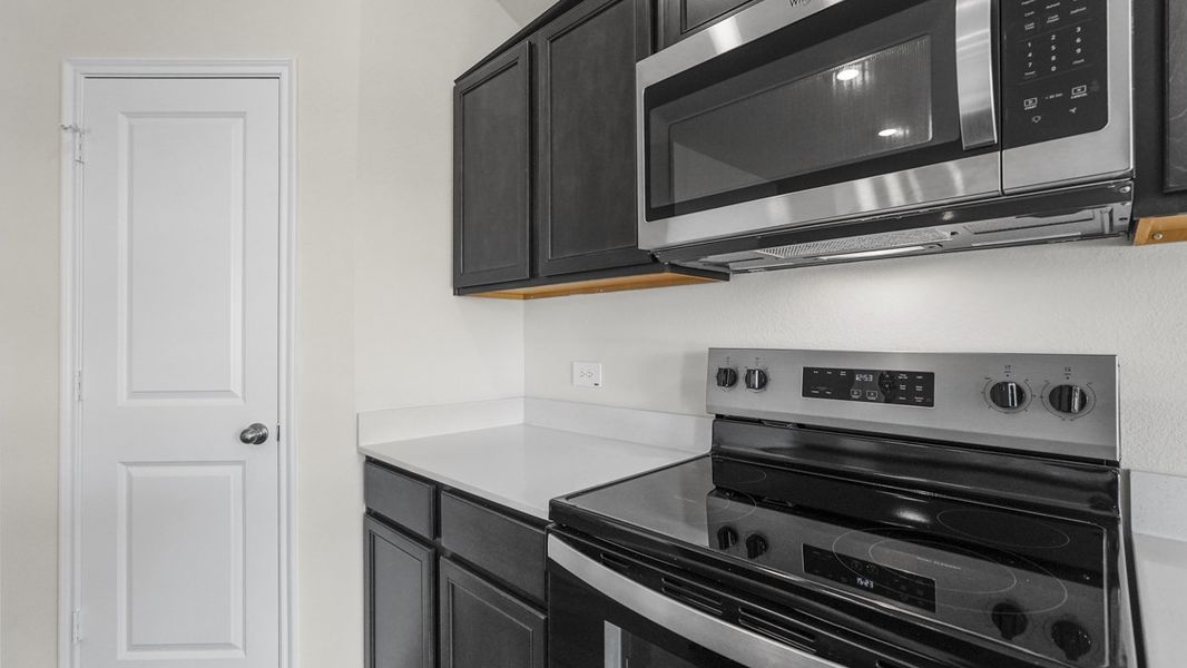 Representative furnished interior of a home built from the Bellvue by D.R. Horton in Blaire Lake, Tyler (Image 9). Representative furnished interior of a home built from the Bellvue by D.R. Horton in Blaire Lake, Tyler (Image 9).