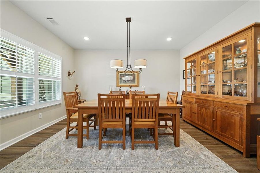 Furnished interior view inside a new home in , Waleska (Image 32).