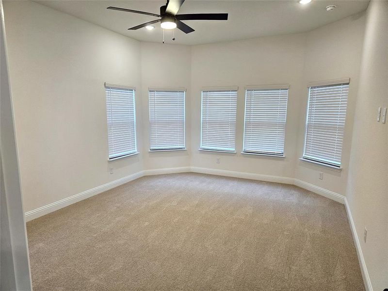 Spacious, unfurnished interior of a new home in Pecan Grove, Whitesboro (Image 11).