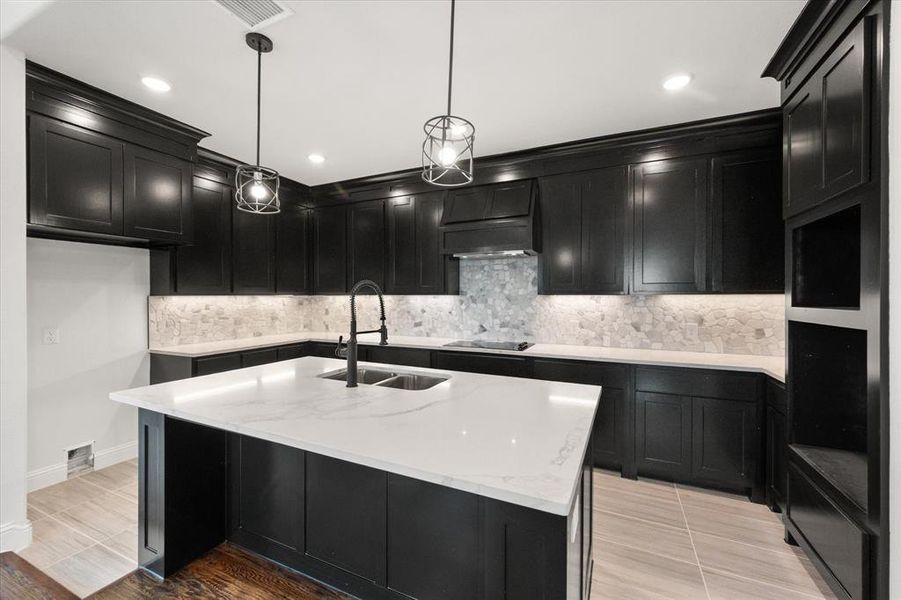 Furnished interior view inside a new home in , Corsicana (Image 13).