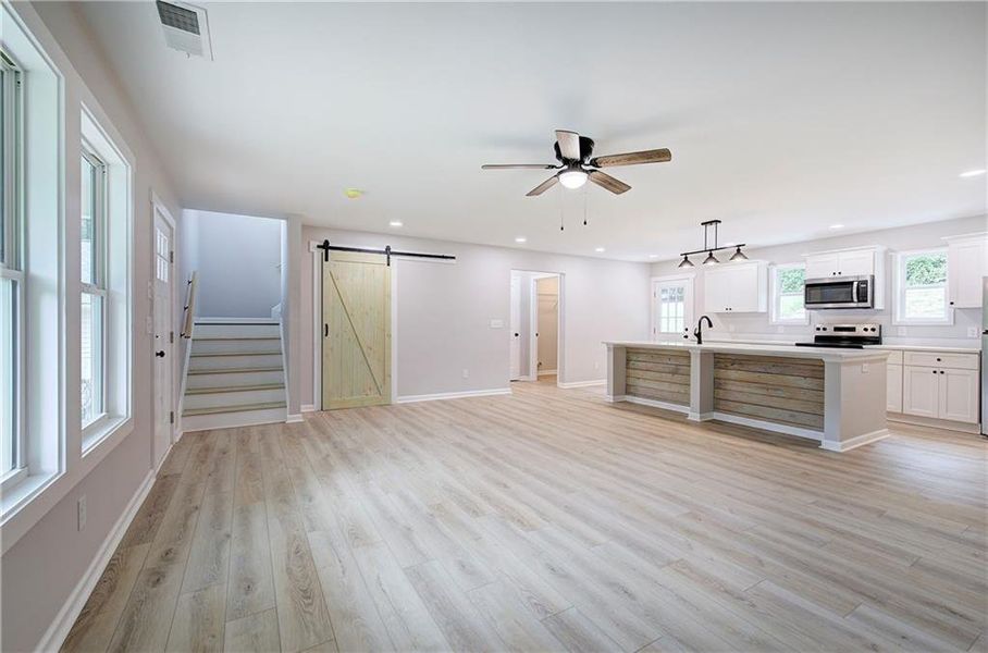 Spacious, unfurnished interior of a new home in , Cartersville (Image 15).