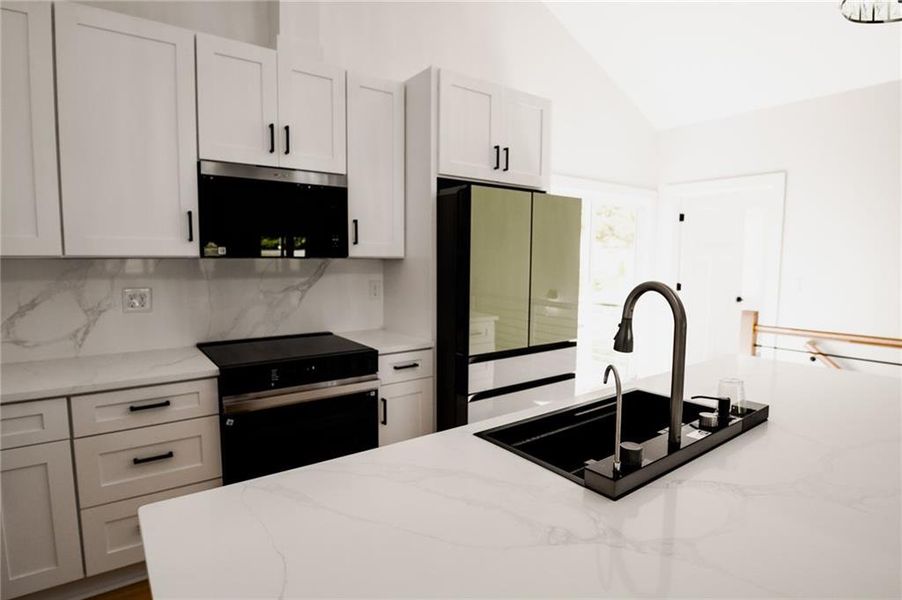 Furnished interior view inside a new home in , Jasper (Image 6).