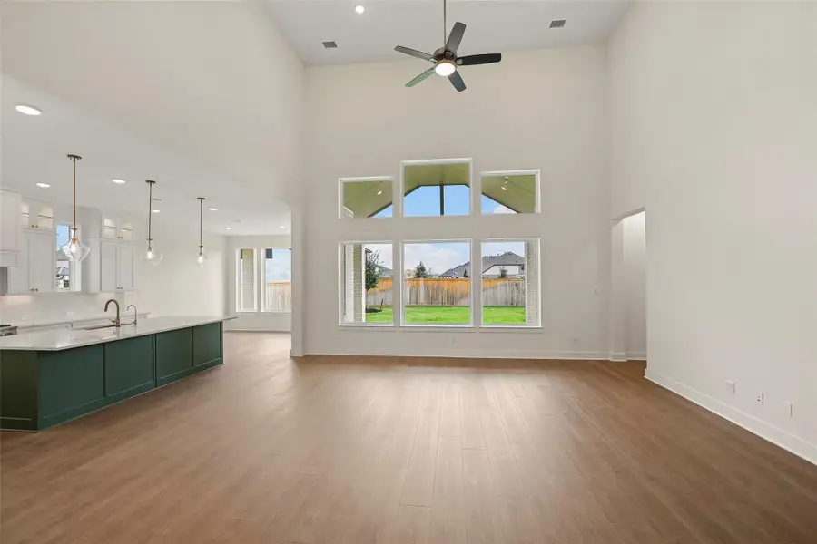 Spacious, unfurnished interior of a new home in Bridgeland 80′, Cypress (Image 9).