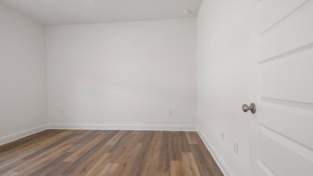 Spacious, unfurnished interior of a new home in Caballeros Estates At Hombre, Panama City Beach (Image 30).