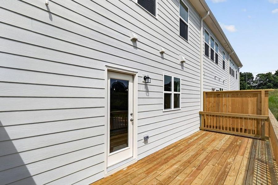 Exterior details and patio area of a home in Chandler Run, Tucker (Image 3).