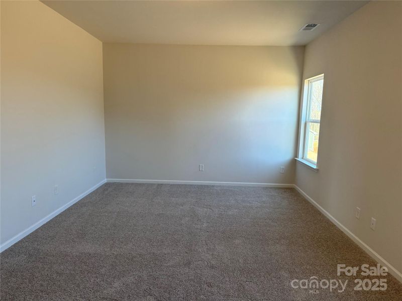 Spacious, unfurnished interior of a new home in Cedar Meadows, Monroe (Image 22).