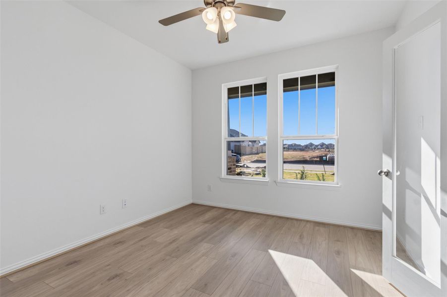 Spacious, unfurnished interior of a new home in Oakwood Estates, Waller (Image 30).