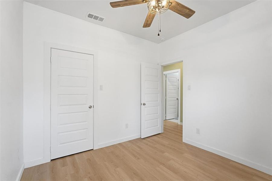 Spacious, unfurnished interior of a new home in , Gun Barrel City (Image 26).