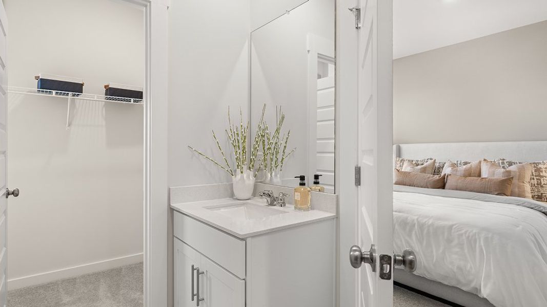 1483 Westbrook Owners Bath 2of3 F3