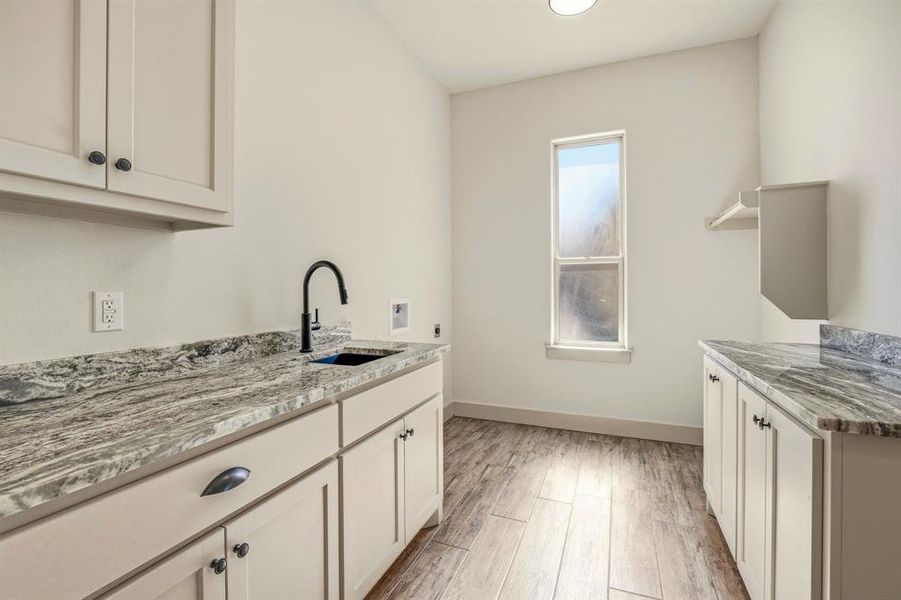 Furnished interior view inside a new home in , Glen Rose (Image 14). Furnished interior view inside a new home in , Glen Rose (Image 14).