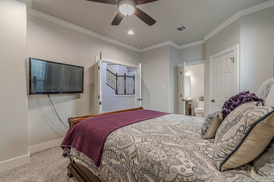 Furnished interior view inside a new home in Hiddenbrooke, Seguin (Image 29).