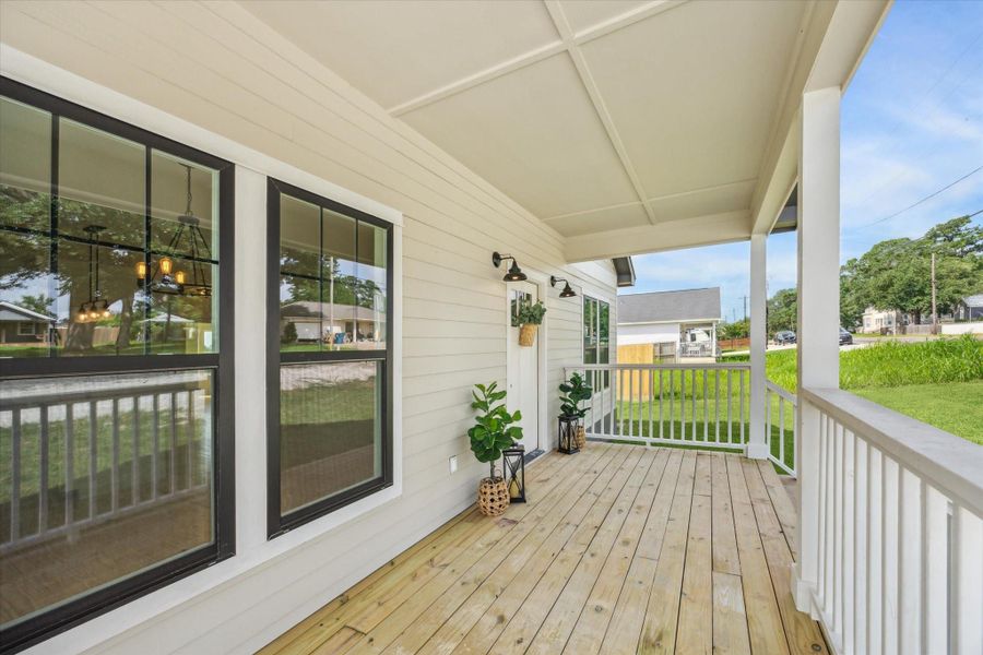 Exterior details and patio area of a home in , Bellville (Image 25).