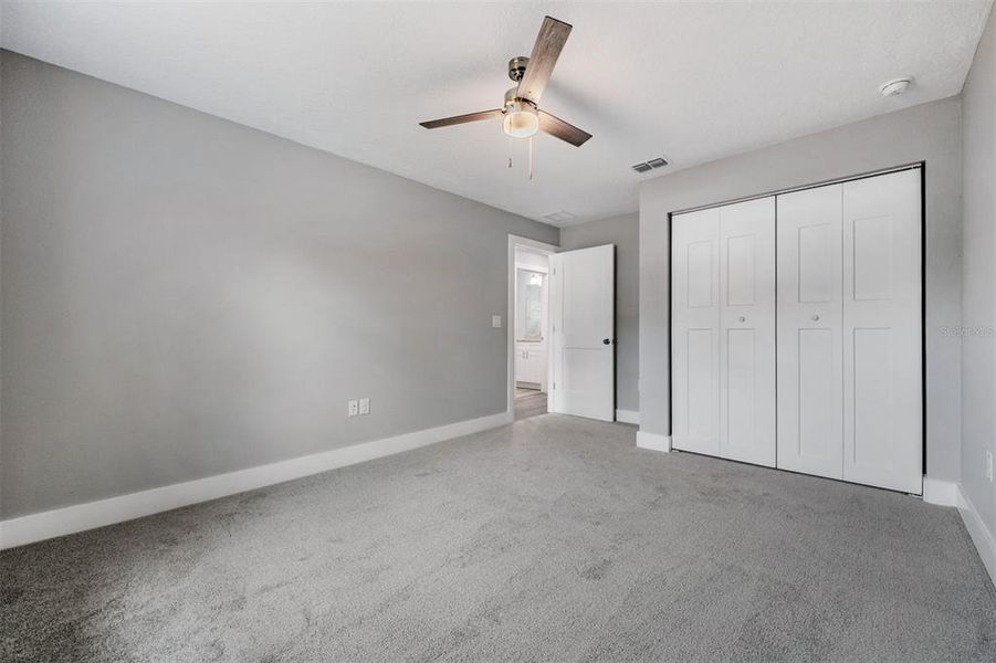 Spacious, unfurnished interior of a new home in , Dade City (Image 33).