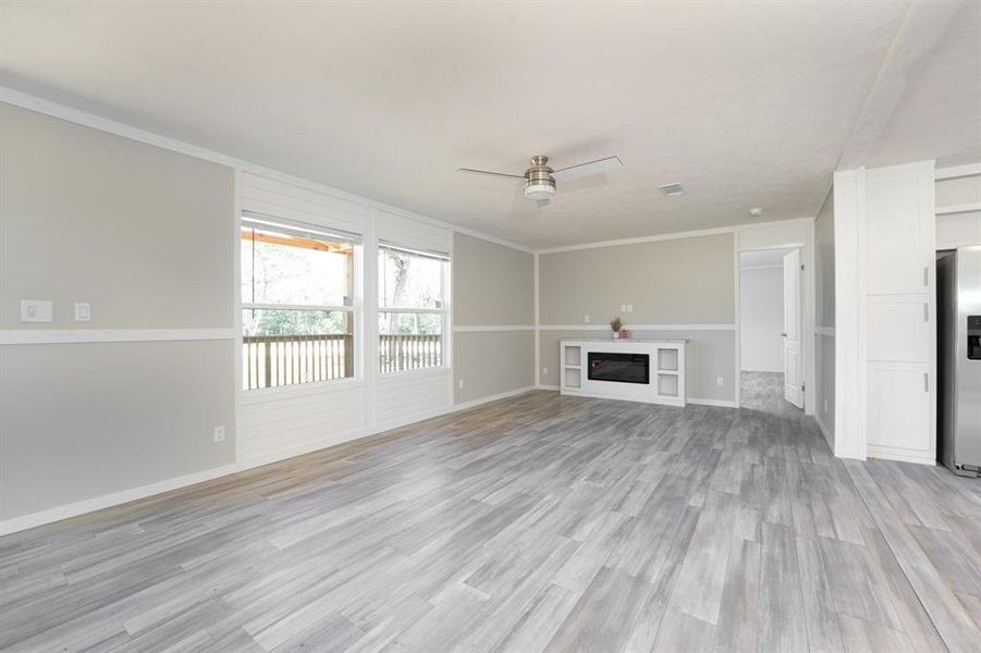 Spacious, unfurnished interior of a new home in , Bastrop (Image 6).
