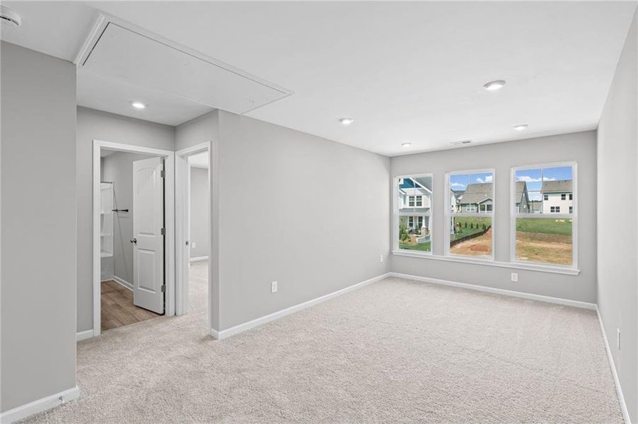 Spacious, unfurnished interior of a new home in Twin Lakes, Hoschton (Image 43).