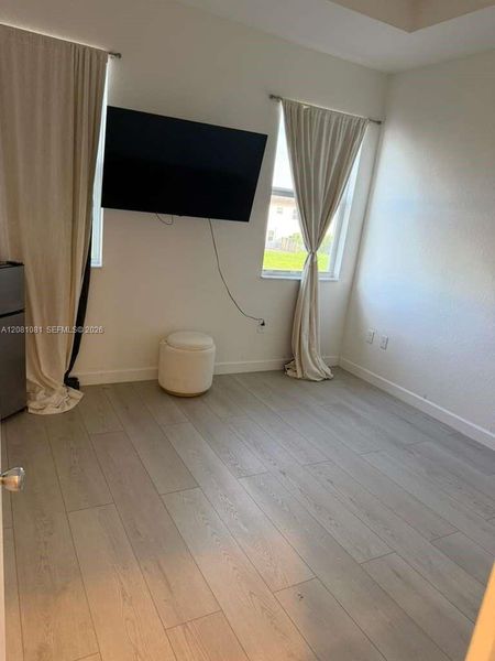 Spacious, unfurnished interior of a new home in , Miami (Image 13).