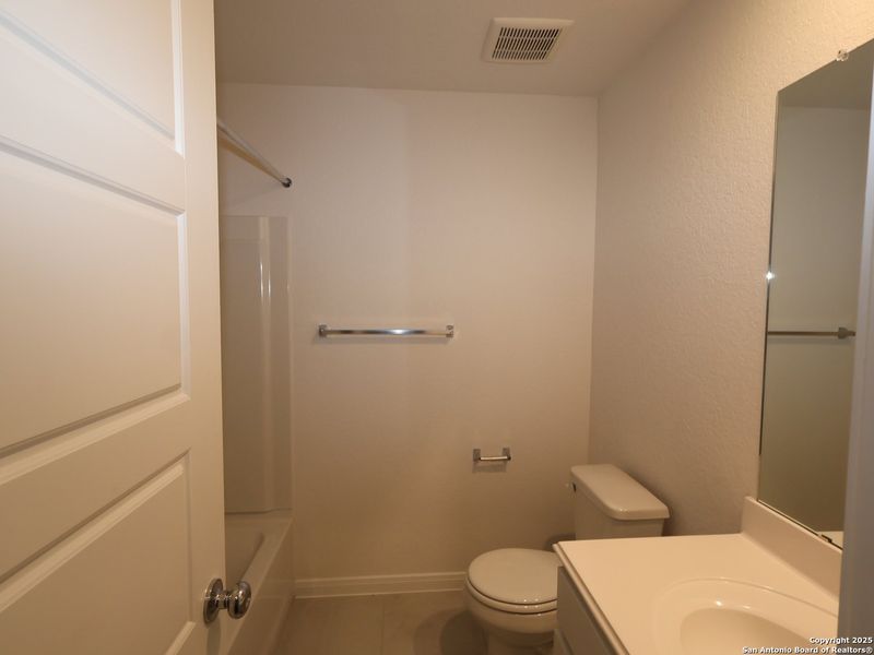 Furnished interior view inside a new home in Blue Ridge Ranch, San Antonio (Image 10).