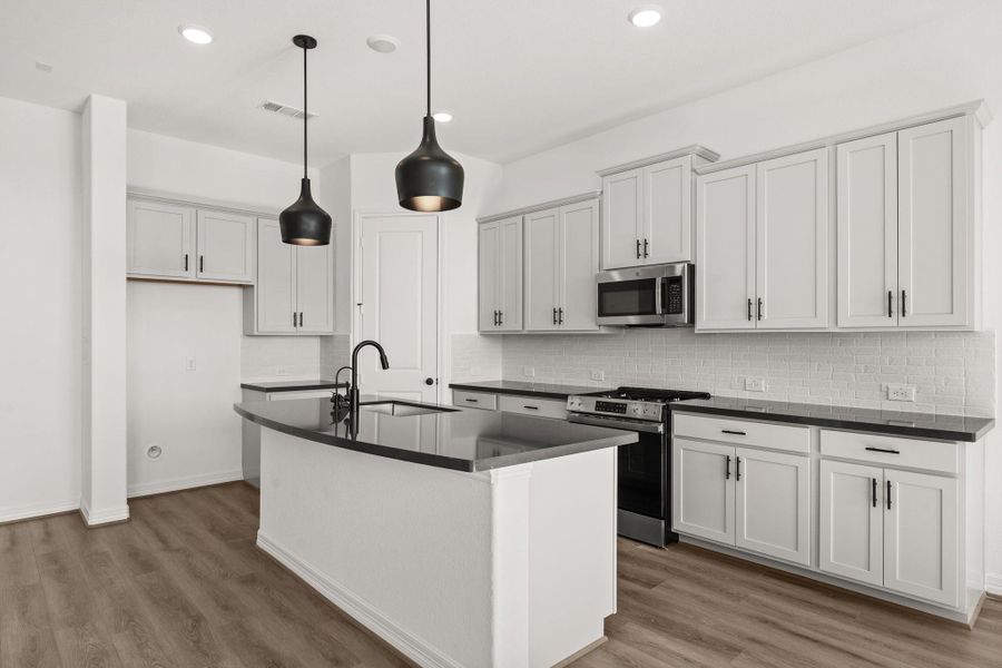 Note: Sample product photo. Actual exterior and interior selections may vary by homesite. Photo may be virtually staged Note: Sample product photo. Actual exterior and interior selections may vary by homesite. Photo may be virtually staged