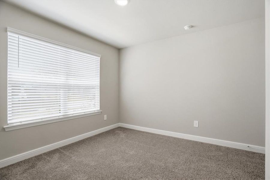 Spacious, unfurnished interior of a new home in Sandstone Estates, Granbury (Image 23).