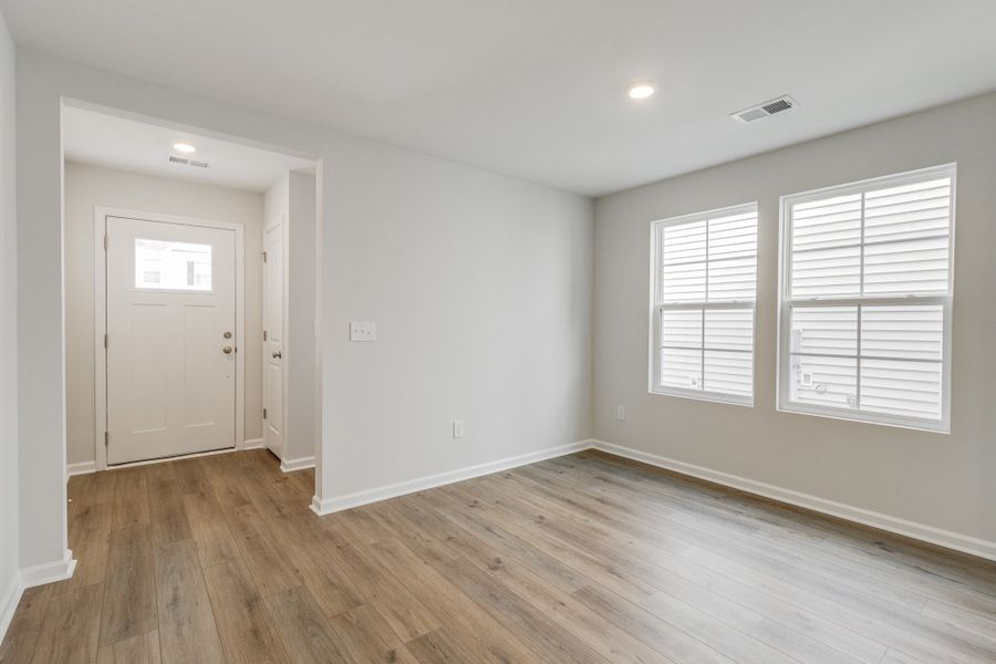 Spacious, unfurnished interior of a new home in Ellington, Elgin (Image 17).