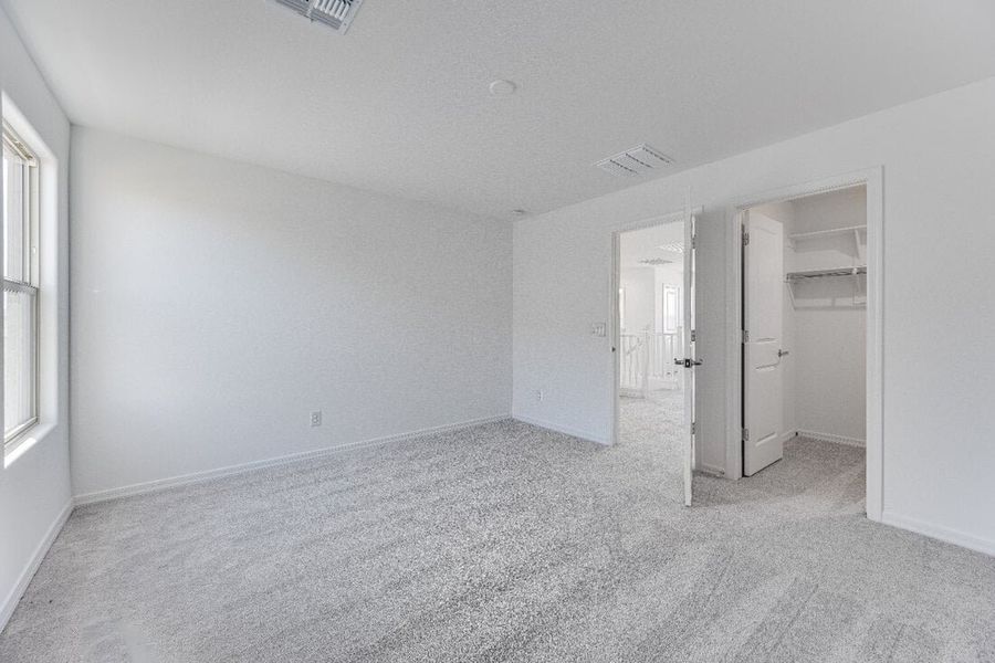 Spacious, unfurnished interior of a new home in Allen Ranches, Litchfield Park (Image 20).