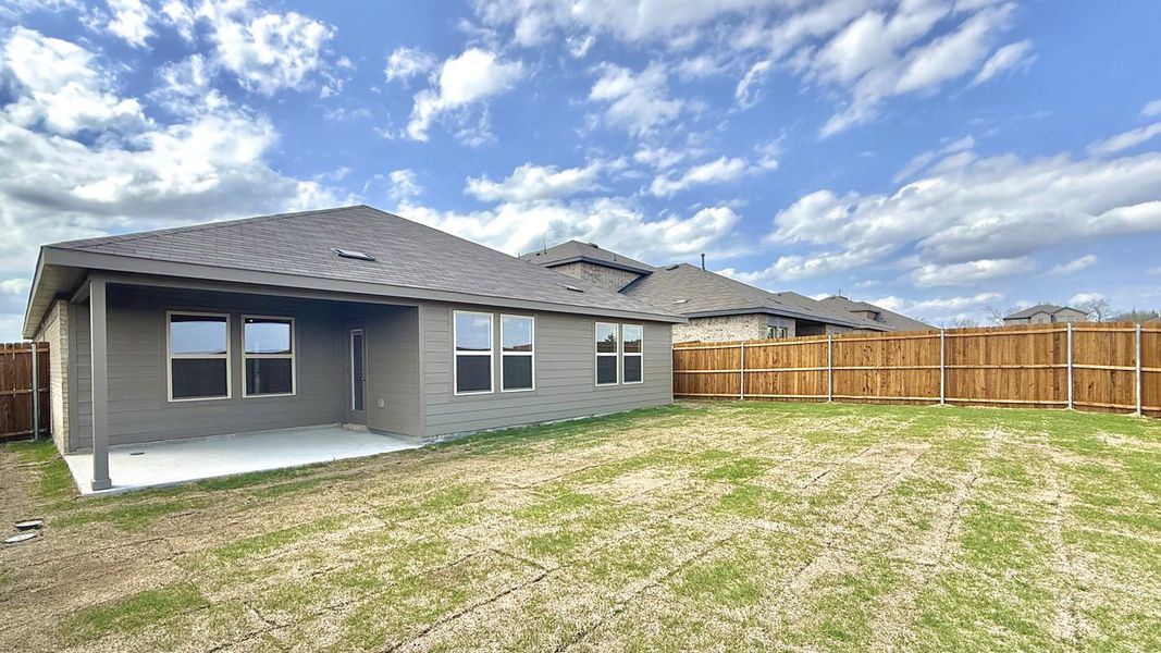 Representative exterior details of a home built from the HUNTSVILLE by D.R. Horton in Northspur, Forney (Image 3). Representative exterior details of a home built from the HUNTSVILLE by D.R. Horton in Northspur, Forney (Image 3).