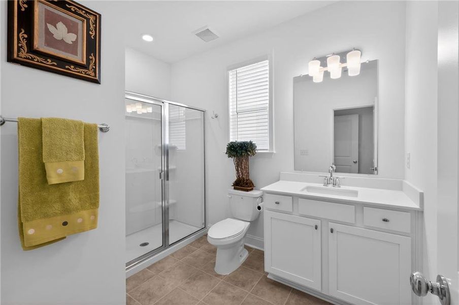 Furnished interior view inside a new home in Bailey Fence, Dacula (Image 42). Furnished interior view inside a new home in Bailey Fence, Dacula (Image 42).