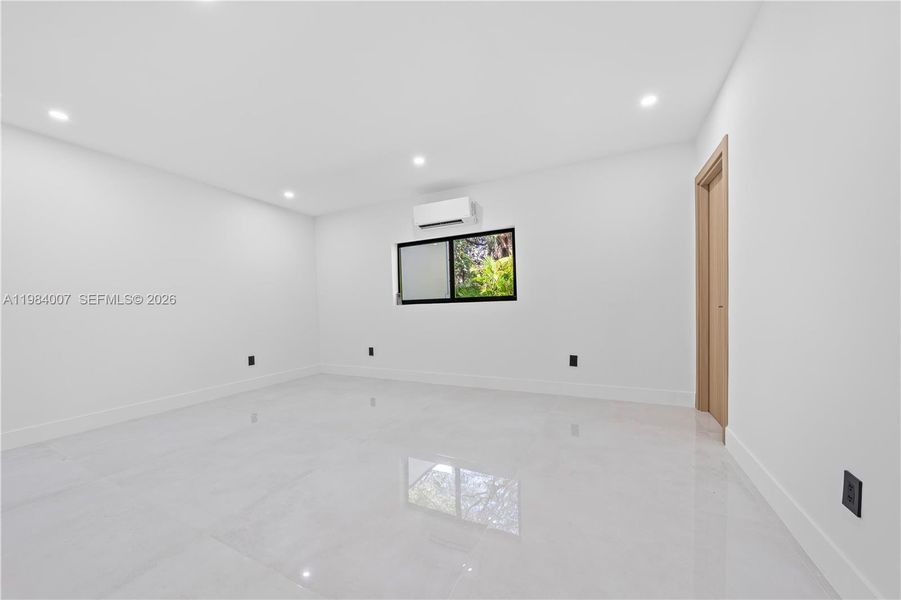 Spacious, unfurnished interior of a new home in , North Miami (Image 53).