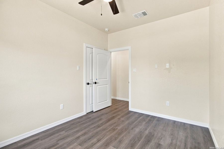 Spacious, unfurnished interior of a new home in , San Antonio (Image 23).