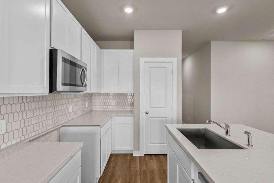 Furnished interior view inside a new home in Creekhaven, Rosharon (Image 8).