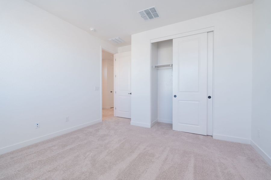 Spacious, unfurnished interior of a new home in Terraza, San Tan Valley (Image 17). Spacious, unfurnished interior of a new home in Terraza, San Tan Valley (Image 17).