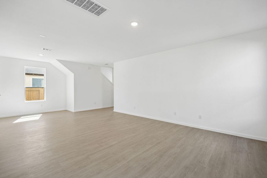 Spacious, unfurnished interior of a new home in Montgomery Bend, Montgomery (Image 12).