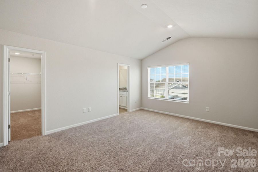 Spacious, unfurnished interior of a new home in , Shelby (Image 34).