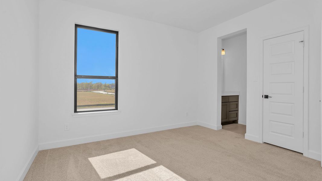 Spacious, unfurnished interior of a new home in Sienna 55' - Valencia, Missouri City (Image 15). Spacious, unfurnished interior of a new home in Sienna 55' - Valencia, Missouri City (Image 15).