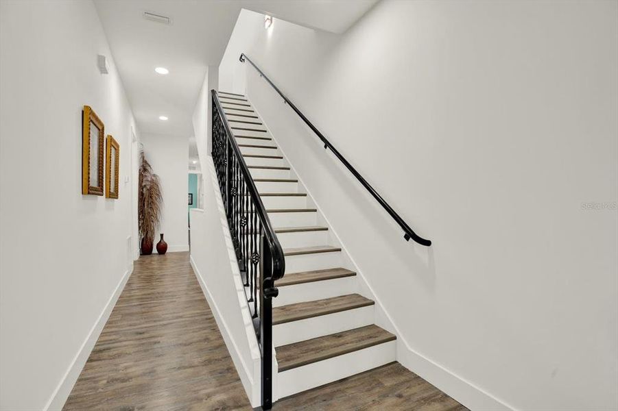 Spacious, unfurnished interior of a new home in , Pinellas Park (Image 22).