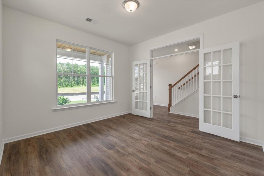 Spacious, unfurnished interior of a new home in Oakley Pointe, Moncks Corner (Image 14).