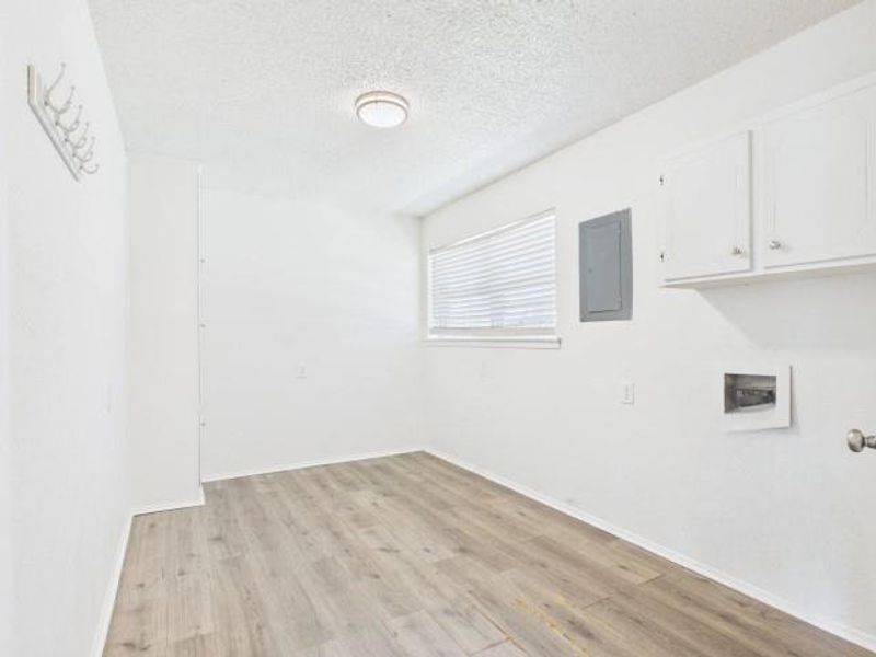 Spacious, unfurnished interior of a new home in , Athens (Image 31).